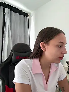 Lauren Storm online show from May 2026 04:02:01 PM