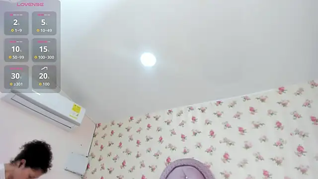 Snapshot of crystal_watson0 chatting on June 2026 01:50:02 PM crystal watson0 online show from June 2026 01:50:02 PM