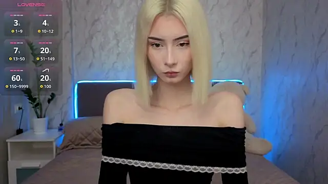 Snapshot of kittysocutie chatting on April 2026 12:02:01 AM kittysocutie online show from April 2026 12:02:01 AM