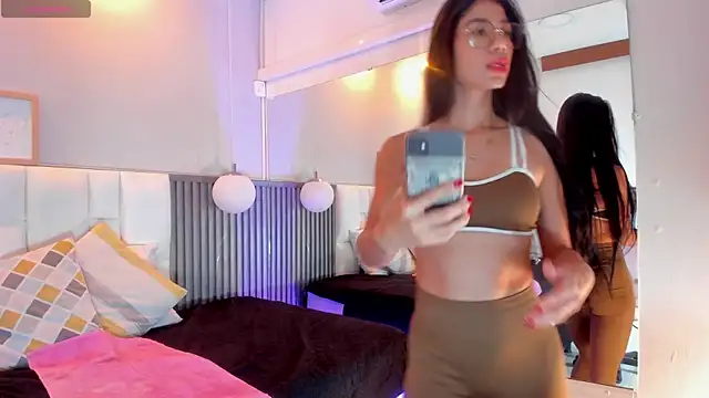Snapshot of giana_gill chatting on June 2026 11:30:02 AM giana gill online show from June 2026 11:30:02 AM