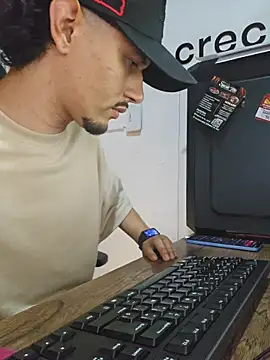 Snapshot of J-master23 chatting on April 2026 08:11:01 AM J-master23 online show from April 2026 08:11:01 AM