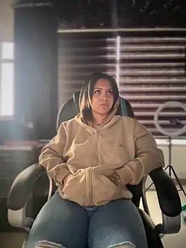 Laila LS online show from March 2026 01:36:02 PM