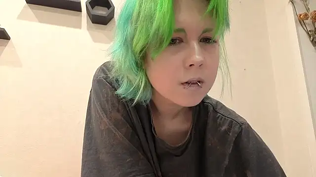 Snapshot of LittleKittenStar chatting on June 2026 10:13:02 PM LittleKittenStar online show from June 2026 10:13:02 PM
