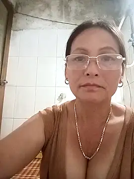 Snapshot of Lliygy chatting on June 2026 10:15:01 AM Lliygy online show from June 2026 10:15:01 AM