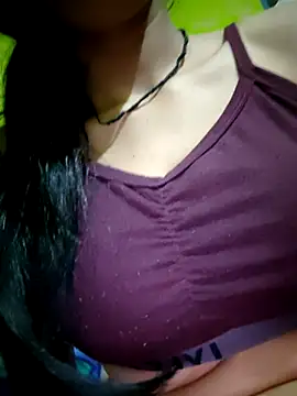 Snapshot of Lily4852 chatting on March 2026 01:05:01 AM Lily4852 online show from March 2026 01:05:01 AM