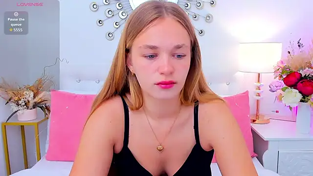 Snapshot of YangLola chatting on May 2026 05:16:02 AM YangLola online show from May 2026 05:16:02 AM