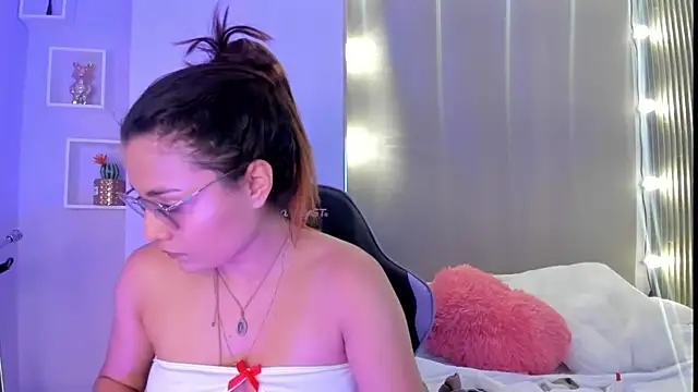 Littletammy4u online show from June 2026 12:29:02 PM