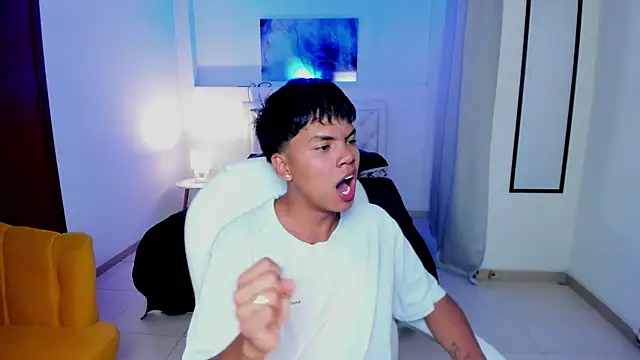 thiagosterling online show from May 2026 11:35:01 PM