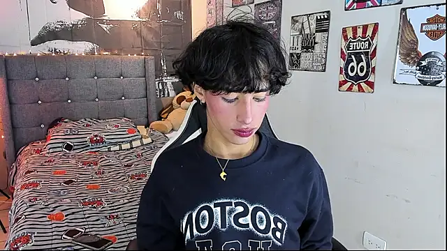 Snapshot of santy_fox chatting on March 2026 12:32:02 PM santy fox online show from March 2026 12:32:02 PM