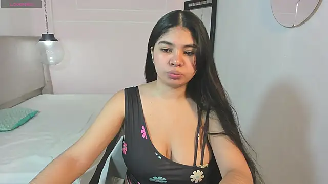 MilaHeat1 online show from April 2026 07:34:01 PM