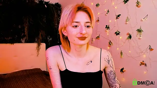 Snapshot of Kira__Cutie chatting on May 2026 11:23:04 PM Kira Cutie online show from May 2026 11:23:04 PM