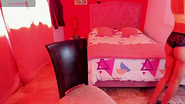 Snapshot of Sofia_Hot_Latina chatting on April 2026 08:20:02 PM Sofia Hot Latina online show from April 2026 08:20:02 PM