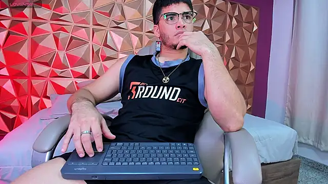 Snapshot of DanteTargaryen chatting on April 2026 02:56:01 AM DanteTargaryen online show from April 2026 02:56:01 AM