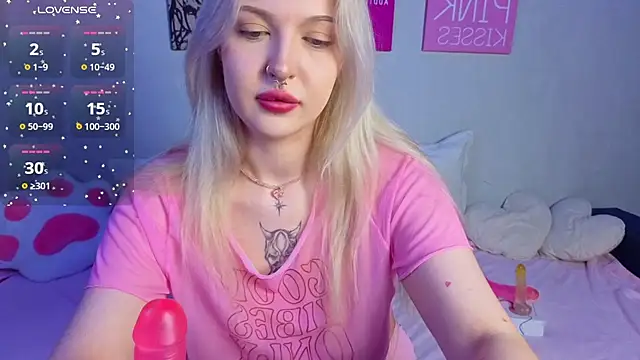 BlondieSummer online show from July 2026 06:39:01 PM