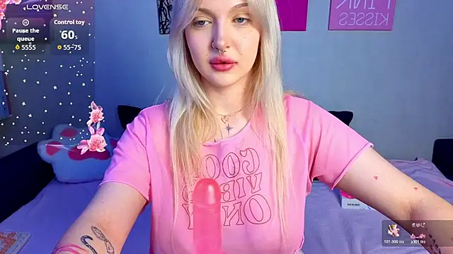 BlondieSummer online show from August 2026 07:49:02 PM