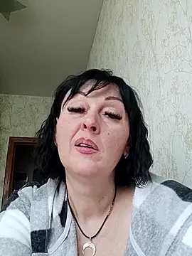 HelgaDennis online show from April 2026 03:09:01 PM