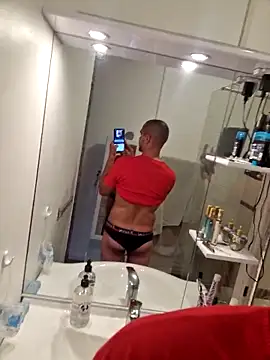 Justfunfree online show from May 2026 02:25:02 PM