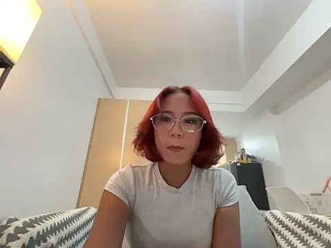 Snapshot of misscutee chatting on June 2026 04:18:01 PM misscutee online show from June 2026 04:18:01 PM