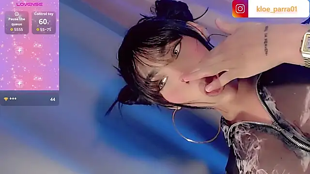 khloe Gils online show from April 2026 03:15:01 AM