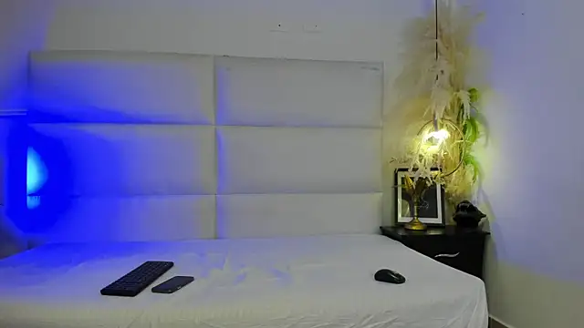 your d0ll1 online show from April 2026 12:36:01 PM
