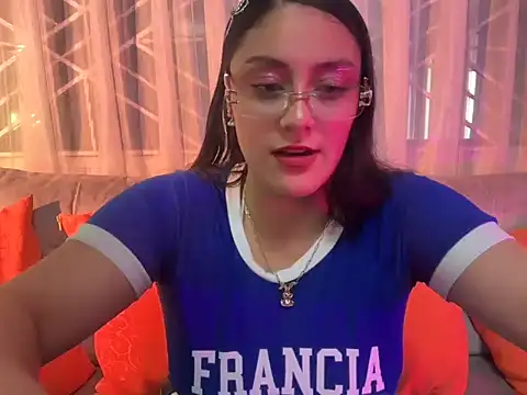 Snapshot of CristalZafiro chatting on July 2026 02:12:02 PM CristalZafiro online show from July 2026 02:12:02 PM