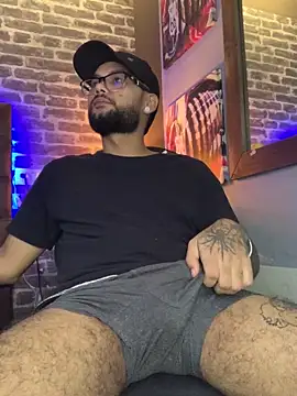 KyleJoss30 online show from April 2026 09:43:01 PM