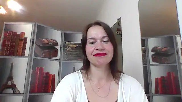 Snapshot of Selena_Moo chatting on May 2026 08:21:02 AM Selena Moo online show from May 2026 08:21:02 AM