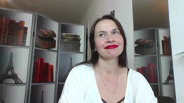 Snapshot of Selena_Moo chatting on May 2026 12:21:02 PM Selena Moo online show from May 2026 12:21:02 PM