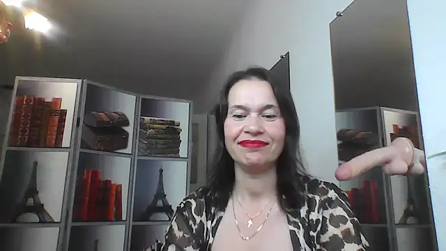 Selena Moo online show from July 2026 07:39:01 PM
