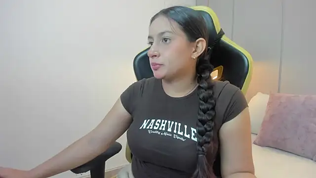 Snapshot of kira_relish chatting on April 2026 11:13:02 AM kira relish online show from April 2026 11:13:02 AM