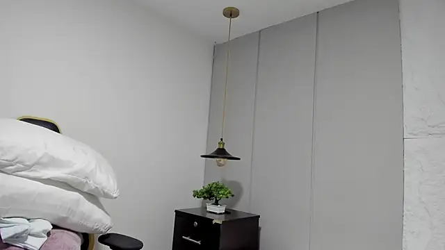 Snapshot of kira_relish chatting on April 2026 05:30:01 PM kira relish online show from April 2026 05:30:01 PM