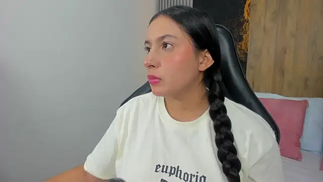Snapshot of kira_relish chatting on May 2026 12:43:02 PM kira relish online show from May 2026 12:43:02 PM