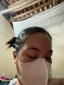 Snapshot of SeraCin chatting on March 2026 03:33:02 AM SeraCin online show from March 2026 03:33:02 AM