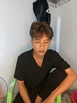 Nguyencuong1999 online show from May 2026 04:42:01 AM