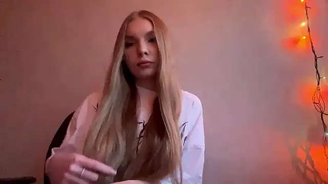 Snapshot of CarolineNine chatting on May 2026 04:14:02 PM CarolineNine online show from May 2026 04:14:02 PM