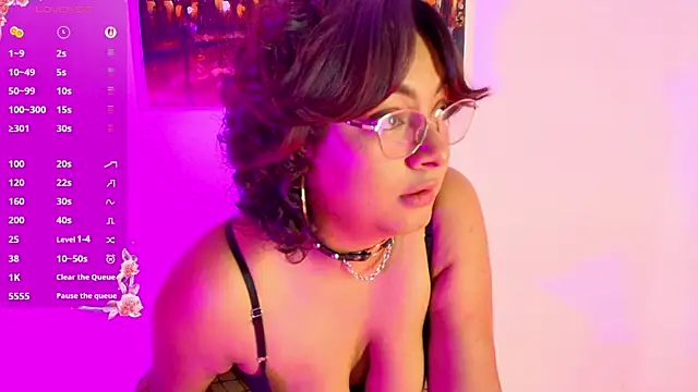 Snapshot of alexa_cruz__ chatting on July 2026 05:45:01 PM alexa cruz online show from July 2026 05:45:01 PM
