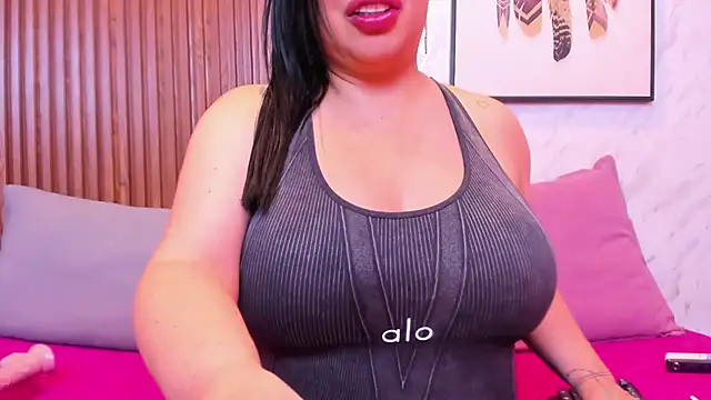 Snapshot of Nahomi_rosse chatting on April 2026 02:19:02 PM Nahomi rosse online show from April 2026 02:19:02 PM