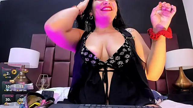 Snapshot of DianaSheren chatting on June 2026 10:47:02 PM DianaSheren online show from June 2026 10:47:02 PM