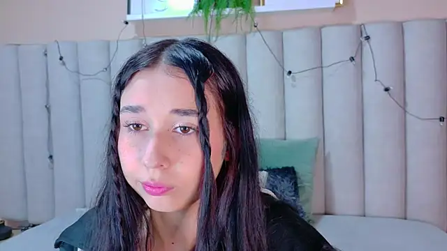 Snapshot of StarrMoon__ chatting on June 2026 02:56:02 AM StarrMoon online show from June 2026 02:56:02 AM