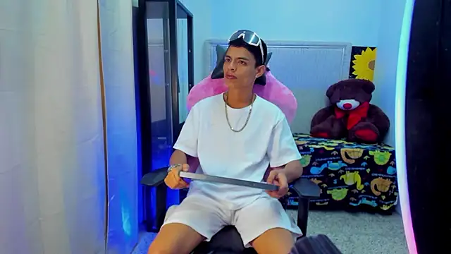 Dayron lee  online show from March 2026 08:24:01 PM