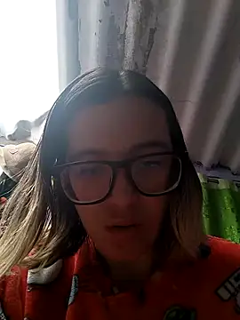 Snapshot of Greta_silber26 chatting on March 2026 06:44:01 PM Greta silber26 online show from March 2026 06:44:01 PM