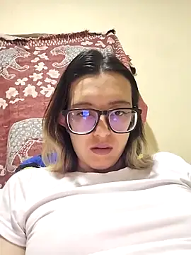 Snapshot of Greta_silber26 chatting on March 2026 06:13:01 PM Greta silber26 online show from March 2026 06:13:01 PM