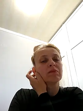 MiaLove183 online show from May 2026 08:01:01 AM