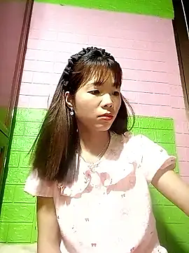 Snapshot of AmyLinee01 chatting on May 2026 10:38:01 PM AmyLinee01 online show from May 2026 10:38:01 PM