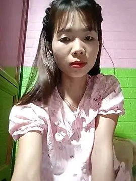 Snapshot of AmyLinee01 chatting on May 2026 10:44:02 AM AmyLinee01 online show from May 2026 10:44:02 AM