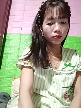Snapshot of AmyLinee01 chatting on May 2026 08:48:02 PM AmyLinee01 online show from May 2026 08:48:02 PM