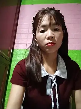 Snapshot of AmyLinee01 chatting on May 2026 05:05:02 AM AmyLinee01 online show from May 2026 05:05:02 AM