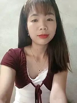 Snapshot of AmyLinee01 chatting on June 2026 06:33:02 AM AmyLinee01 online show from June 2026 06:33:02 AM