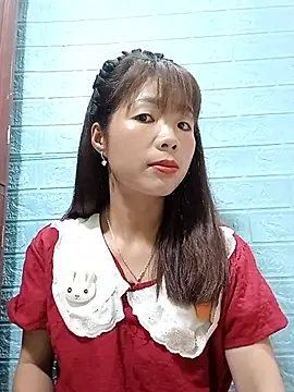 Snapshot of AmyLinee01 chatting on July 2026 05:27:01 PM AmyLinee01 online show from July 2026 05:27:01 PM