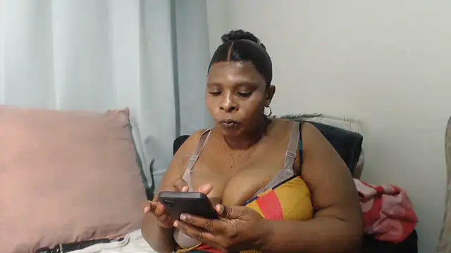 Lucia-boobs online show from August 2026 05:37:01 PM